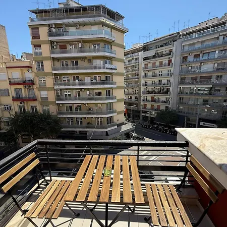 C2 Tsimiski Apartament